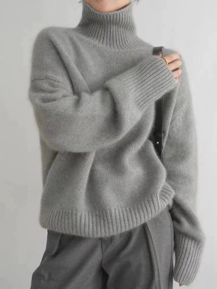 Victoria - Soft Cashmere Turtleneck