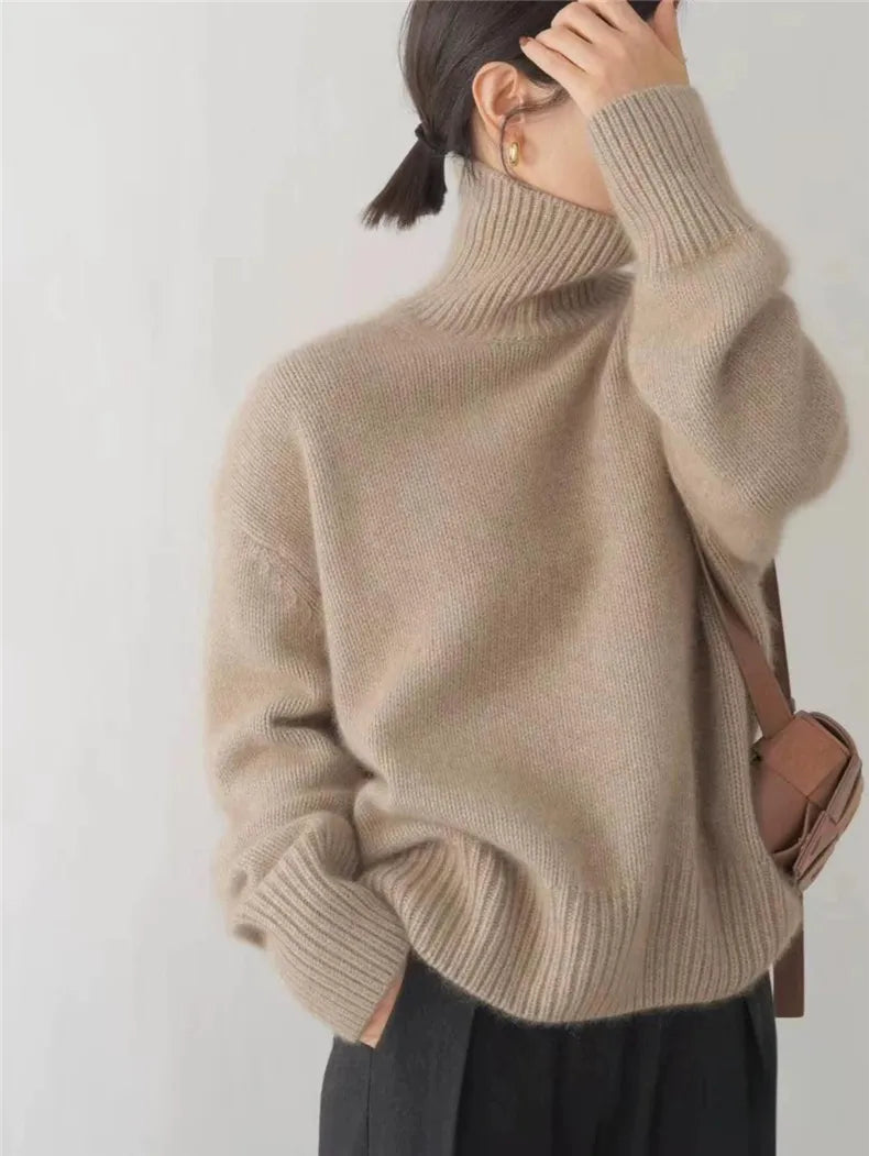 Victoria - Soft Cashmere Turtleneck